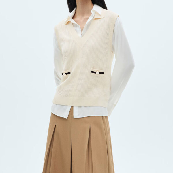 Knitted gilet with contrasting pockets Ecru