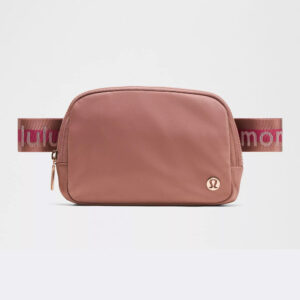 Everywhere Belt Bag 1L Wordmark Spiced Chai/Magenta Smoke/Pink Haze