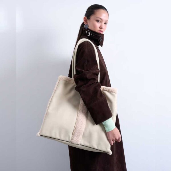 Topshop Tate faux shearling tote bag in off white