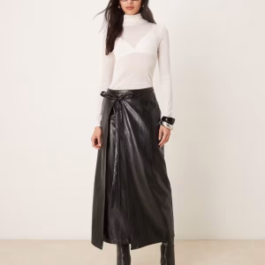 Ghospell Louise faux leather midi skirt in black