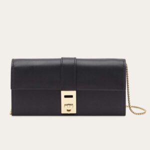 Hug wallet with chain Black