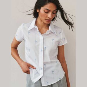 White/Blue Bow Print Fitted Stretch Essential Short Sleeve Shirt