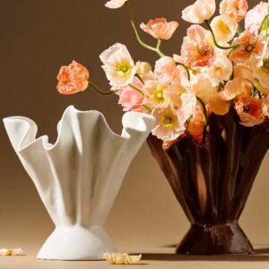Ruffle Vase Ivory