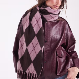 Vero Moda knitted tassel scarf in pink and brown argyle print